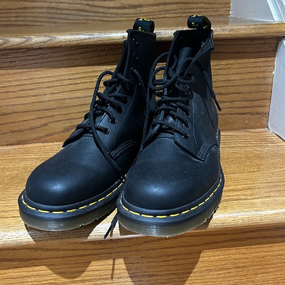 Men’s doc martens worn once - Picture 2 of 4